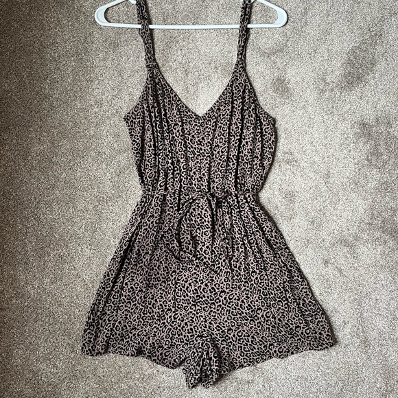 American Eagle Leopard Romper Size XS - Picture 1 of 2